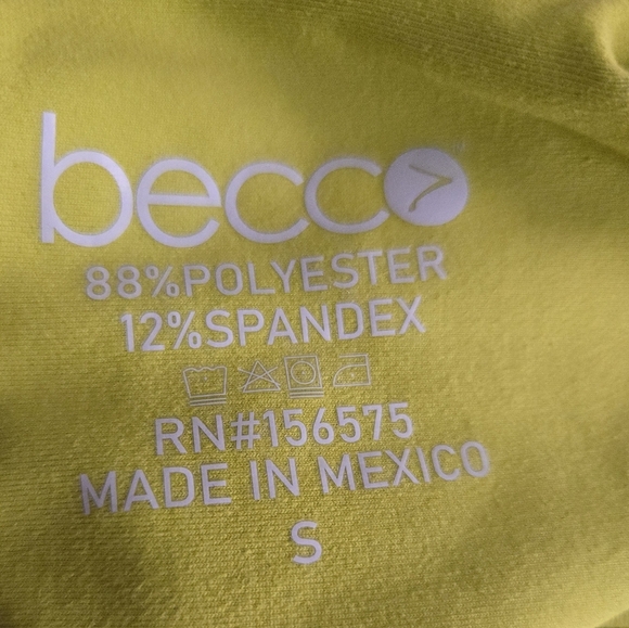 Becca Crop Top - Picture 2 of 3